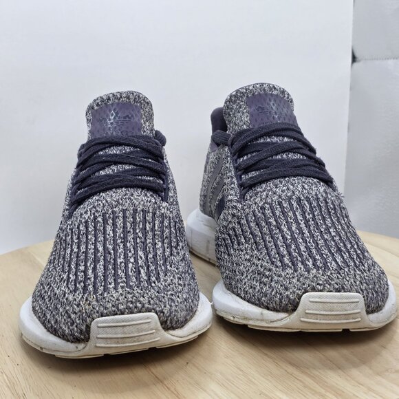 WOMEN'S SIZE 8 - ADIDAS SWIFT RUN SNEAKER SHOES SILVER/ PURPLE KNIT - Picture 2 of 9